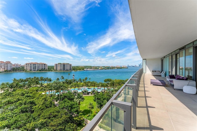 800 S Pointe Dr Unit 901, Miami Beach, FL 33139 - water view