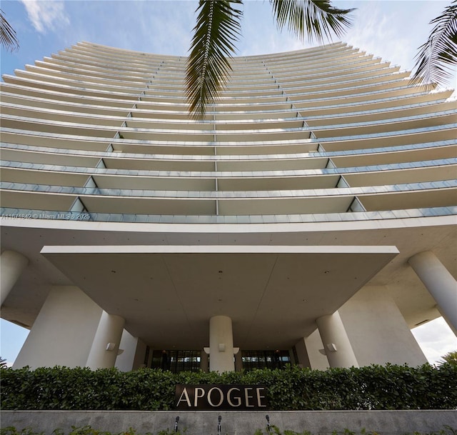 800 S Pointe Dr Unit 901, Miami Beach, FL 33139 - view of building exterior