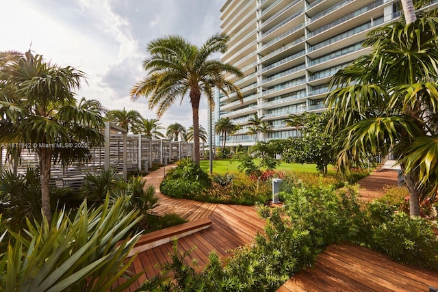 800 S Pointe Dr Unit 901, Miami Beach, FL 33139 - surrounding community featuring a wooden deck