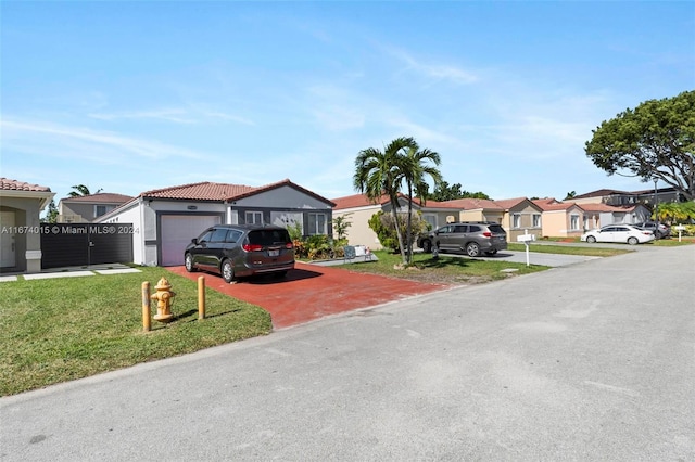 view of front of property featuring a front lawn