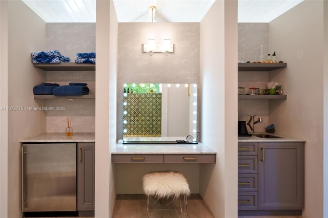 bathroom featuring sink