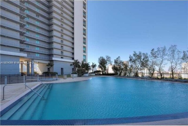 888 Biscayne Blvd Unit 1811, Miami, FL 33132 - view of community pool