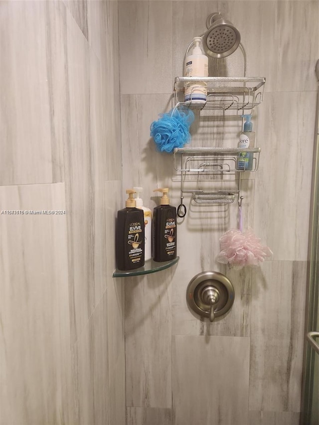 room details featuring walk in shower