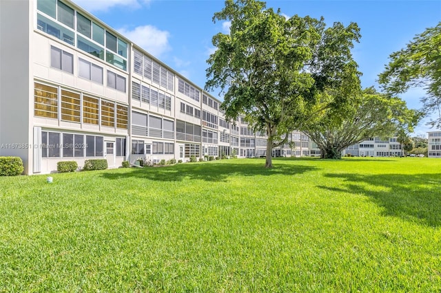 exterior space featuring a lawn