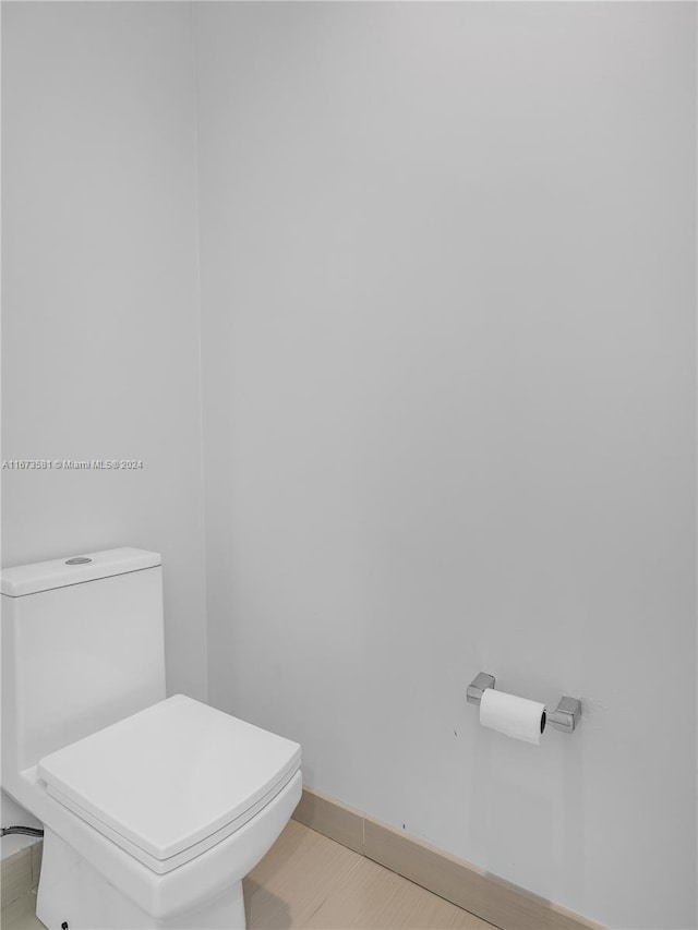 bathroom featuring toilet