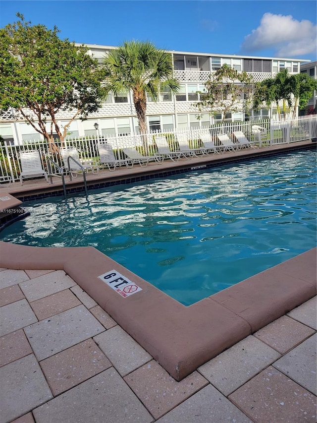 view of swimming pool