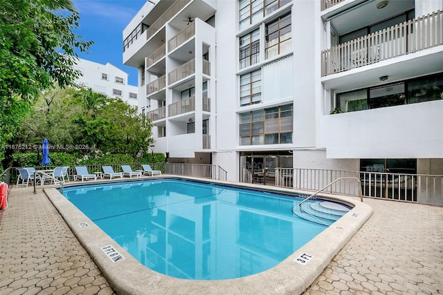 view of swimming pool