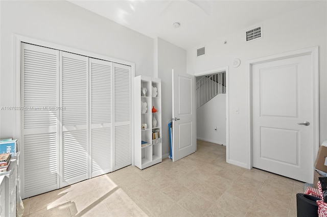 bedroom with a closet