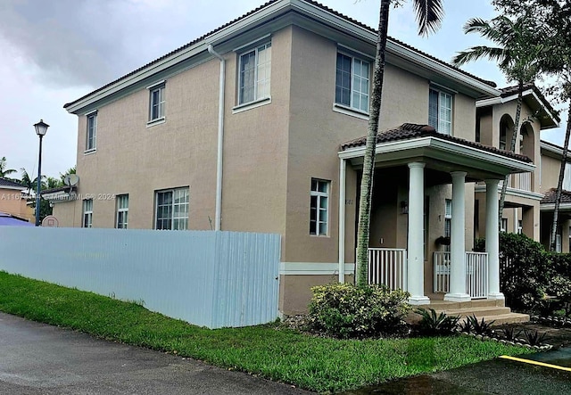 view of front of home with covered porch