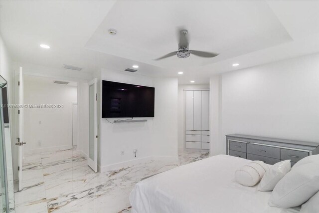 bedroom featuring ceiling fan