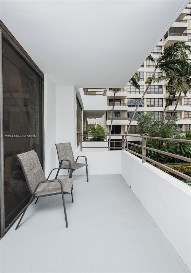 600 Three Islands Blvd Unit 214, Hallandale Beach, FL 33009 - view of balcony