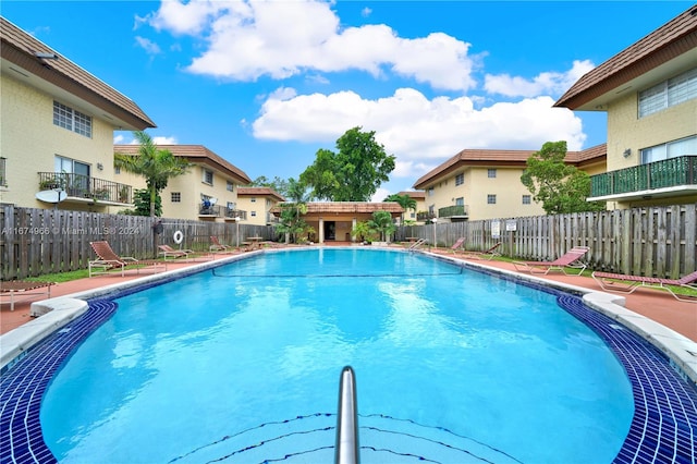 view of swimming pool