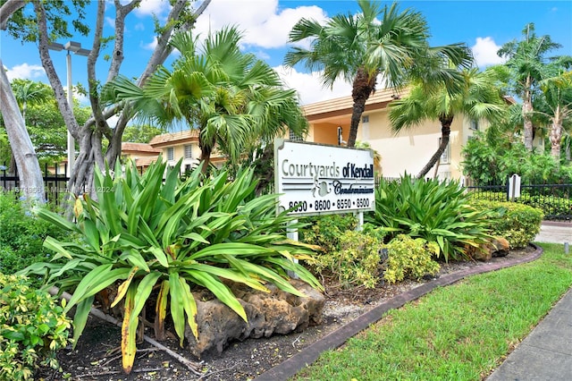 view of community / neighborhood sign