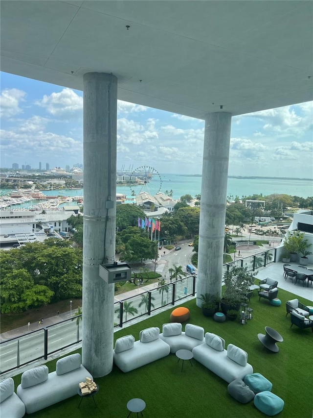 398 NE 5th St Unit 3610, Miami, FL 33132 - view of property's community featuring a water view and a view of city