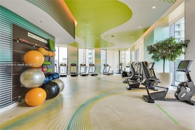 exercise room featuring recessed lighting