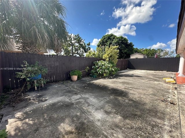 view of yard with a patio