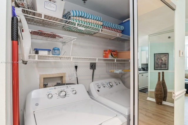 19655 E Country Club Dr Unit 6401, Aventura, FL 33180 - laundry area featuring independent washer and dryer and wood finished floors