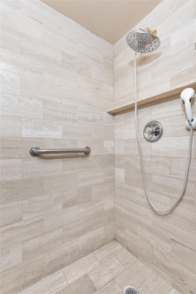 20281 E Country Club Dr Unit 1709, Aventura, FL 33180 - bathroom with tiled shower