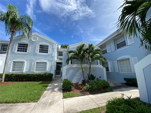 view of front of house