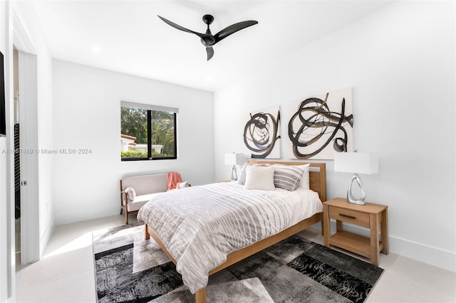 bedroom featuring ceiling fan