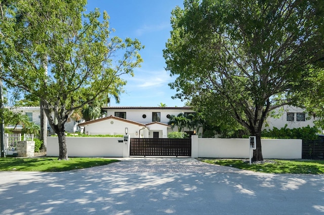 view of mediterranean / spanish-style home