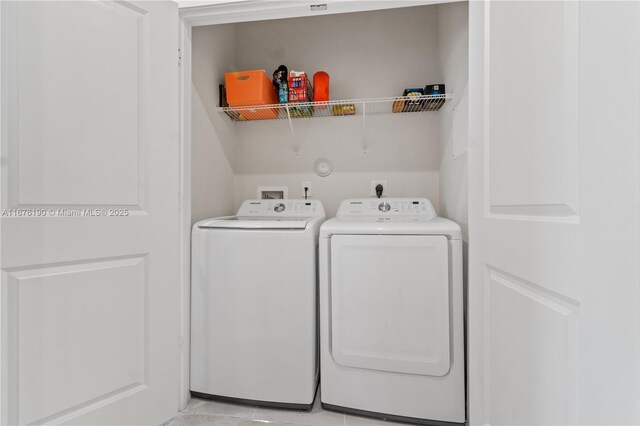 full bathroom featuring vanity, toilet, and tiled shower / bath