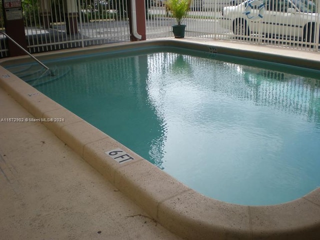 view of swimming pool