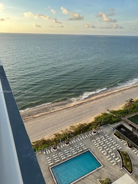 Listing photo 2 for 1890 S Ocean Dr Unit Ph4, Hallandale Beach FL 33009