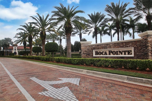 view of community / neighborhood sign