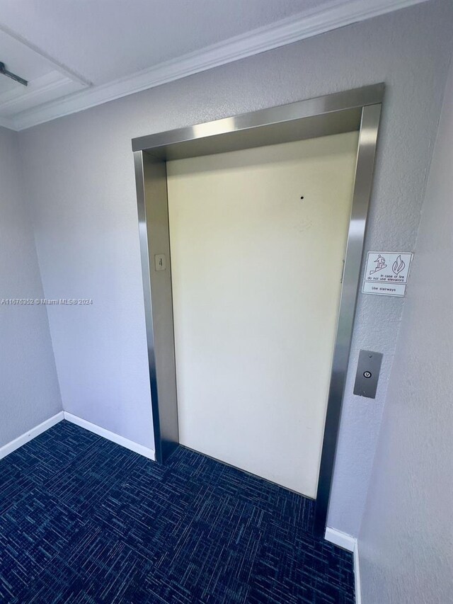 property entrance with elevator