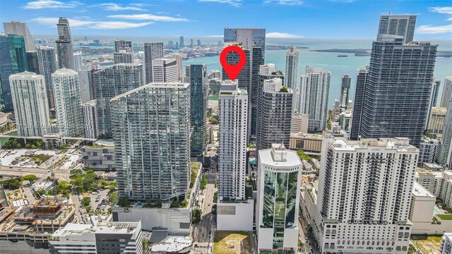 88 SW 7th St Unit 3806, Miami, FL 33130 - living room with a wall of windows