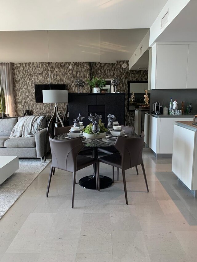 88 SW 7th St Unit 3806, Miami, FL 33130 - view of dining area