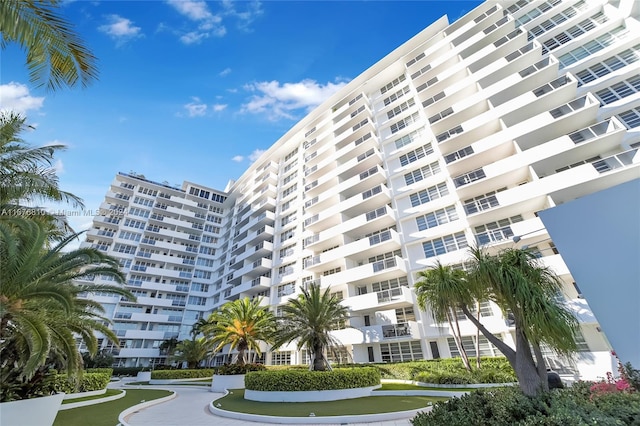 100 Lincoln Rd Unit 1201, Miami Beach, FL 33139 - view of apartment building / complex