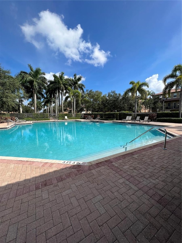 view of swimming pool