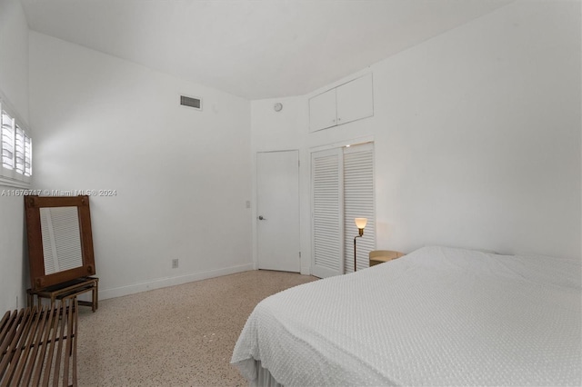 bedroom with a closet