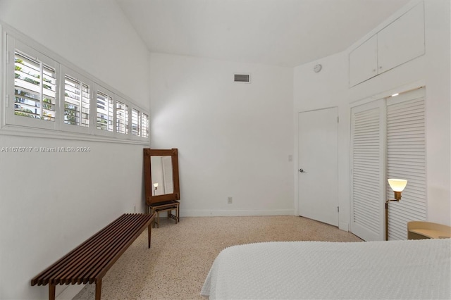 bedroom with a closet