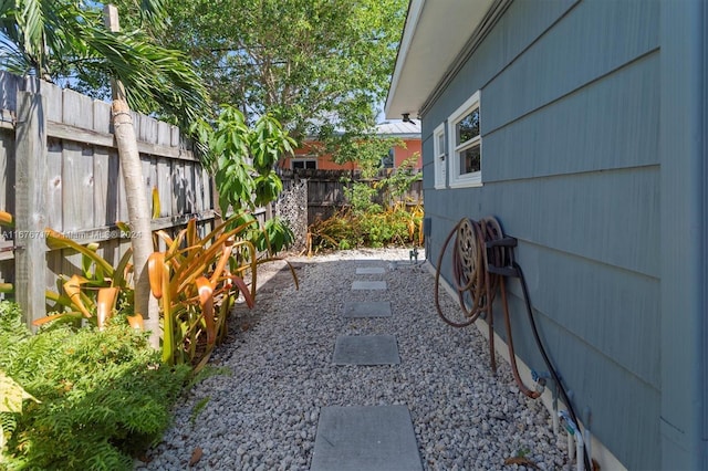 view of yard featuring a patio area