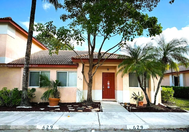 view of mediterranean / spanish-style home