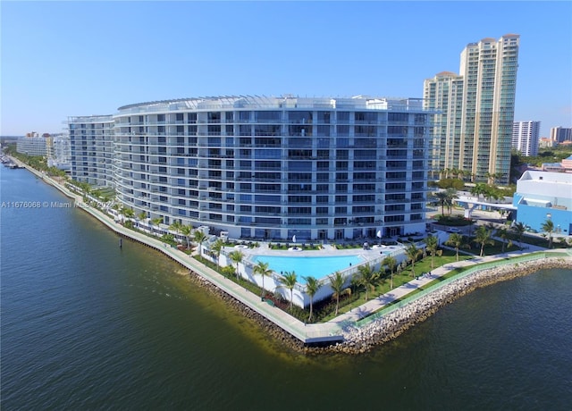 bird's eye view with a water view
