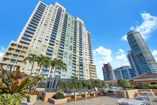 view of property featuring a city view