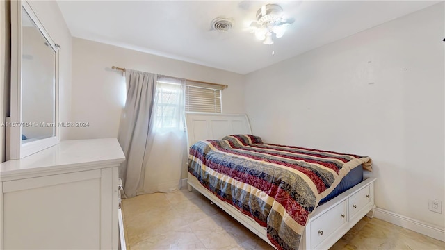 bedroom featuring ceiling fan