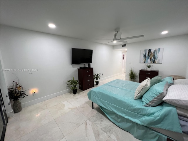 bedroom with ceiling fan