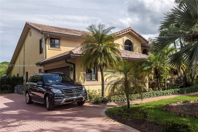 view of mediterranean / spanish-style home