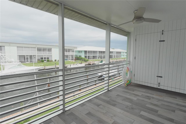 balcony featuring ceiling fan