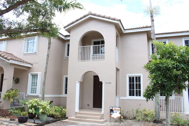 view of mediterranean / spanish-style home