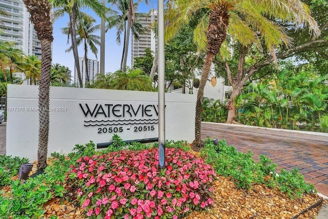 view of community / neighborhood sign