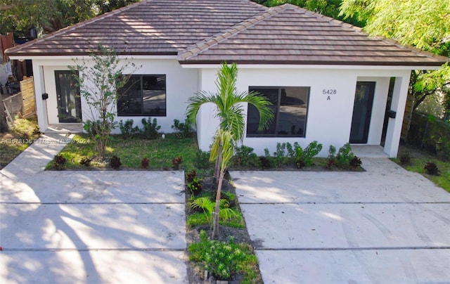 view of front of property