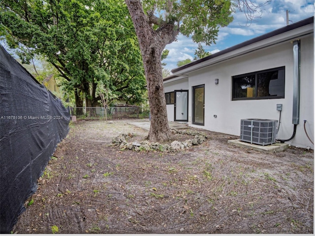 view of yard featuring central AC