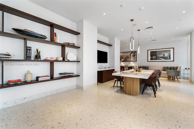 dining space featuring recessed lighting, light speckled floor, visible vents, and baseboards