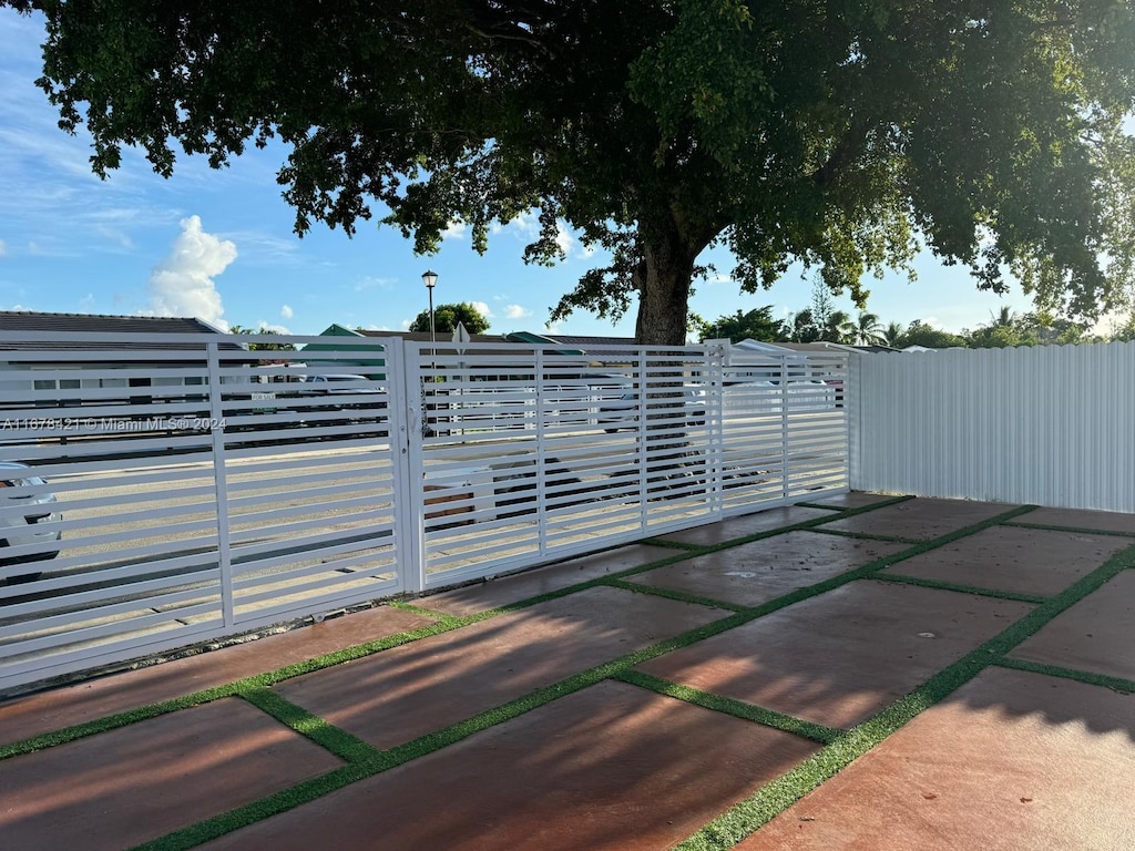 12961 SW 50th Ln Unit 1, Miami, FL 33175 - view of gate